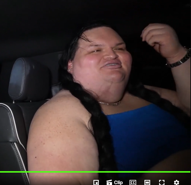 RomezCity's tweet photo. GENUINELY cant watch the stream wit what ever tf this is on stream its actually gross gang https://t.co/QoUPN6naqo