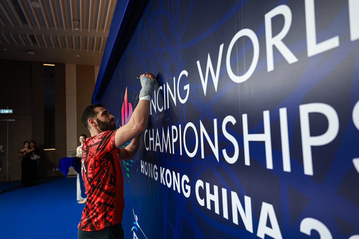 FIE_fencing's tweet photo. Still thinking about it… 🥰 

From Blue Carpet Ceremony, official ambassadorship signing and Jackson’s FIE Global Ambassador sabre lame! 🤩🤺

It’s only the beginning of a wonderful journey!

Thank you to everyone and the athletes who took part in this exceptional event, a turning point in the history of fencing. 🙏🏼