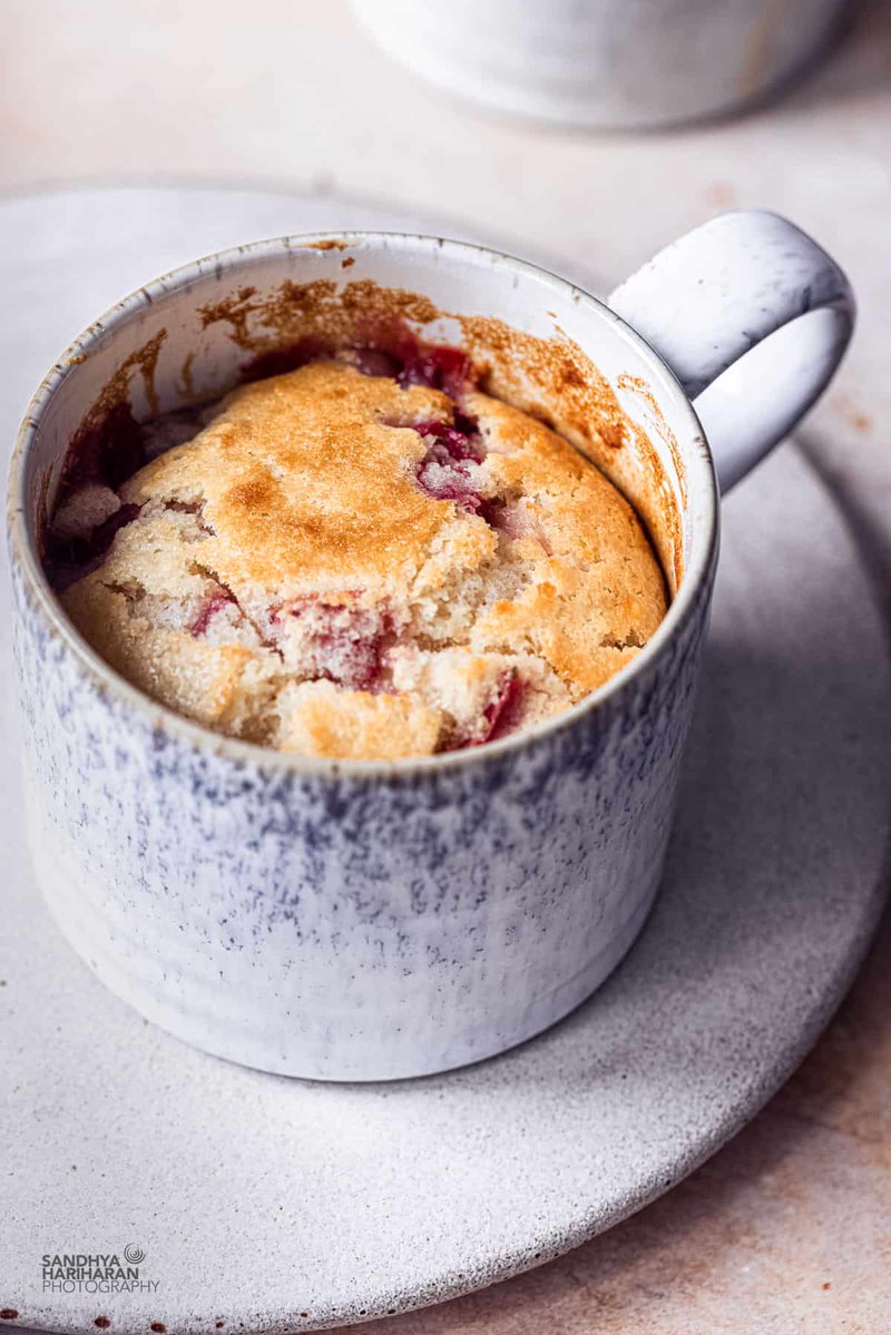shoothimonsight's tweet photo. Food plans post-fast: pan fried trout with kale chips, followed by strawberry preserve mug cake and one billion meringue cookies https://t.co/vjNnYoAWpS