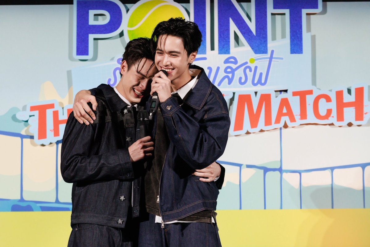 GMMTV's tweet photo. เตโช, ปิง, ซิง, ชิม่อนและอาร์ม กับ ‘Match Point รักนี้ต้องเสิร์ฟ : The First Match’ 🦁🎾🐯 ในค่ำคืนที่ผ่านมา ขอบคุณแฟนๆ ทุกคนที่มาให้กำลังใจ และมารับชมซีรีส์ไปด้วยกันอย่างสนุกสนาน
#MatchPointSeriesEP1

“Match Point รักนี้ต้องเสิร์ฟ”
ทุกวันอาทิตย์ เวลา 20:30 น. ดูทีวี ช่อง GMM25
ดูย้อนหลัง แอป oneD ที่เดียว เวลา 21:30 น.
#MatchPointSeries
#GMMTV

@wwwteshow06 @PKrittanun @ssingss @Chimonac @arm_wc