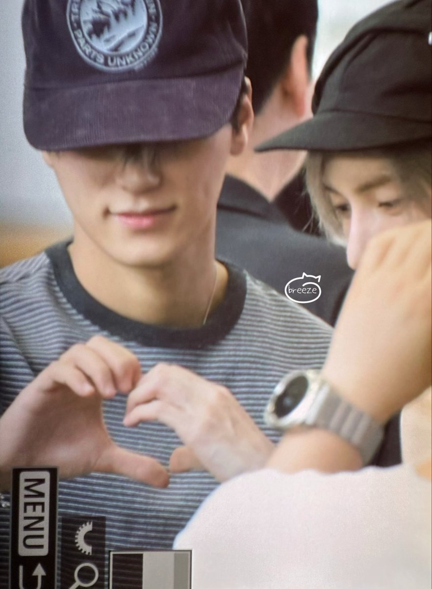 breeze990710's tweet photo. 260727  gmp출국 

오늘의 애착 여상이💓
#ATEEZ #ChoiSan #SAN #최산 #여상  
#YEOSANG #최강즈 #오늘의최강즈❤️ https://t.co/s6Vrz98bp3