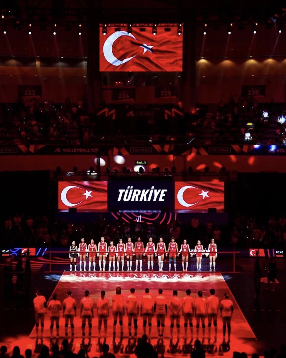 Baktir's tweet photo. 2026 voleybol milletler ligi sampiyonu #FileninSultanlari ay-yildizli bayragimizi yine gururla dalgalandirdi🤗💐✨🫶🏻🇹🇷 https://t.co/YssVAkcmtk