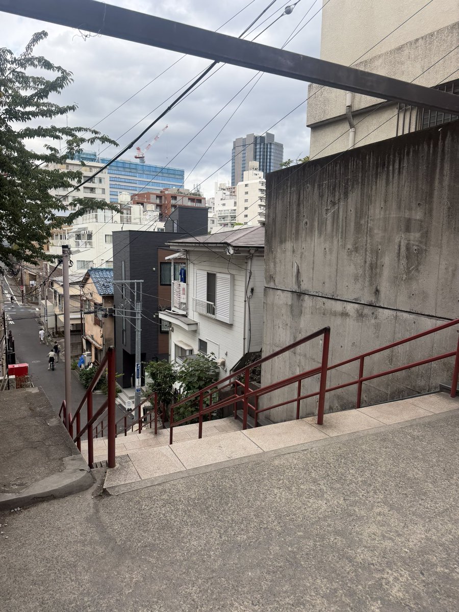 Voyagercrab's tweet photo. 須賀神社
三葉のコスプレしてる人、何人かいますねえ https://t.co/pv08wRsdV2