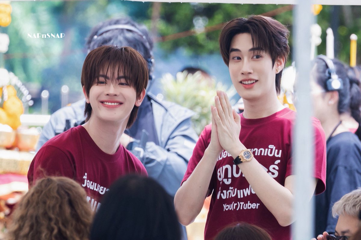 NAPnSNAP's tweet photo. ไม่รู้จะโฟกัสความน่ารักของเฟิ้ดหรือนาฬิกาใหม่ของเติ้ลดี เสี่ยเติ้ลคับบ 🫡

YourTuber Worship
#บวงสรวงYourtuber
#TleFirstone #เติ้ลเฟิร์สวัน  
#TLE_mtm #Firstone https://t.co/JAsLjqVebO