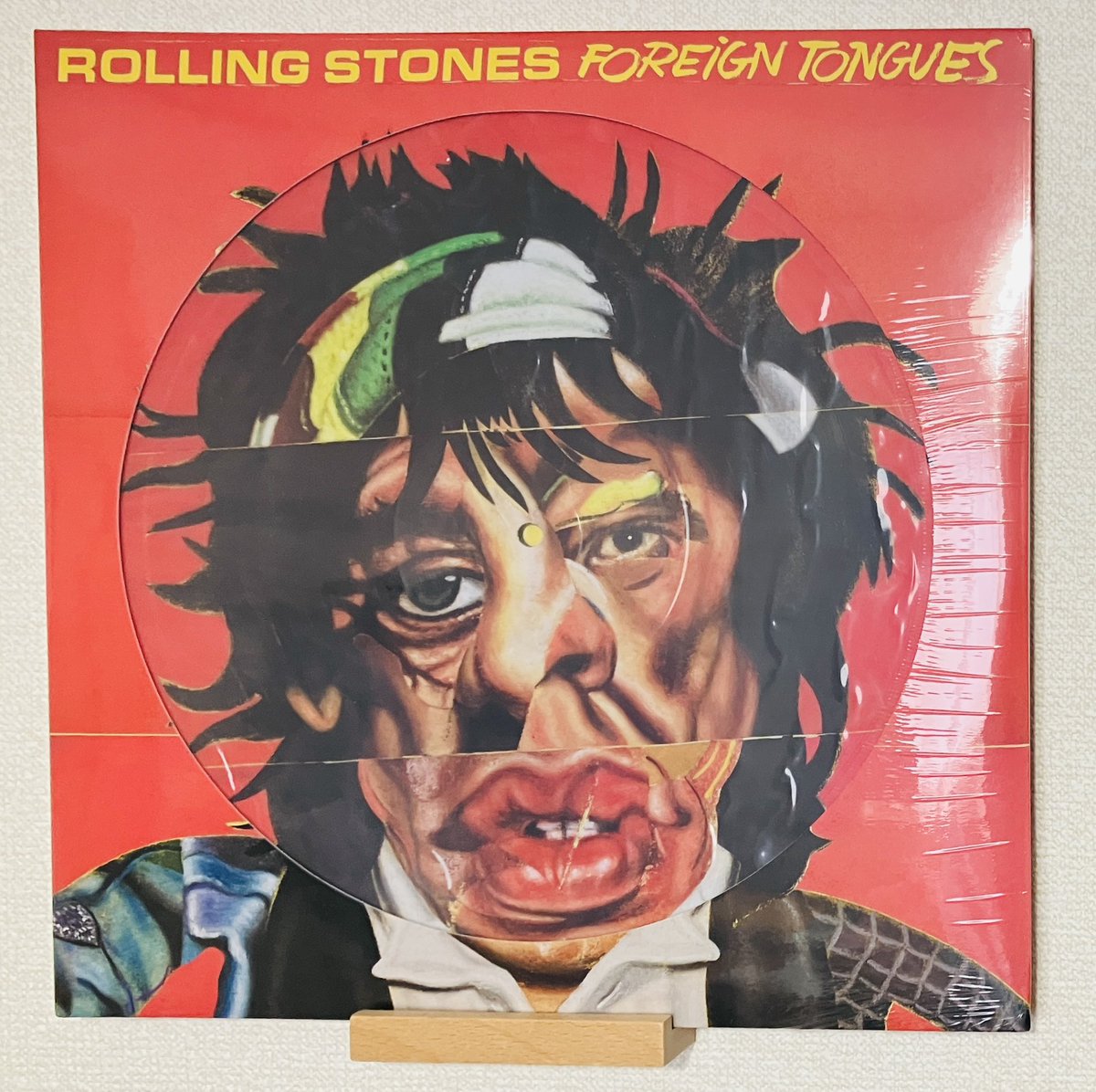 SOStoobad3's tweet photo. The Rolling Stones
Foreign Tongues

Spotify Limited Edition
Picture Disc

ストーンズのコレクターでは無いのですが
日本では販売の無い
唯一無二の一番欲しい一枚を

僕は Mr. Charm が無限再生してます
#therollingstones #foreigntongues https://t.co/2Uf0X0svie