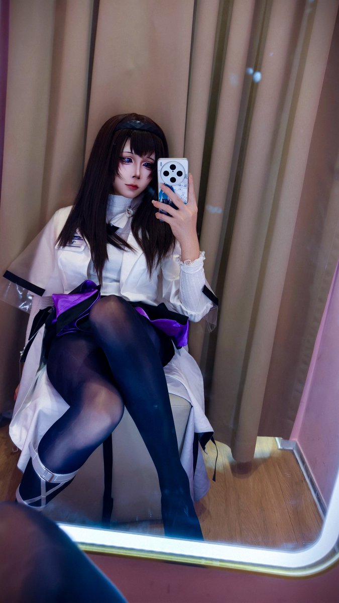 Origamiyuzi's tweet photo. 比她好看的>;没她骚(比她骚的没她好看z 
#普瑞赛斯
#明日方舟 https://t.co/2fpWTqG9bD