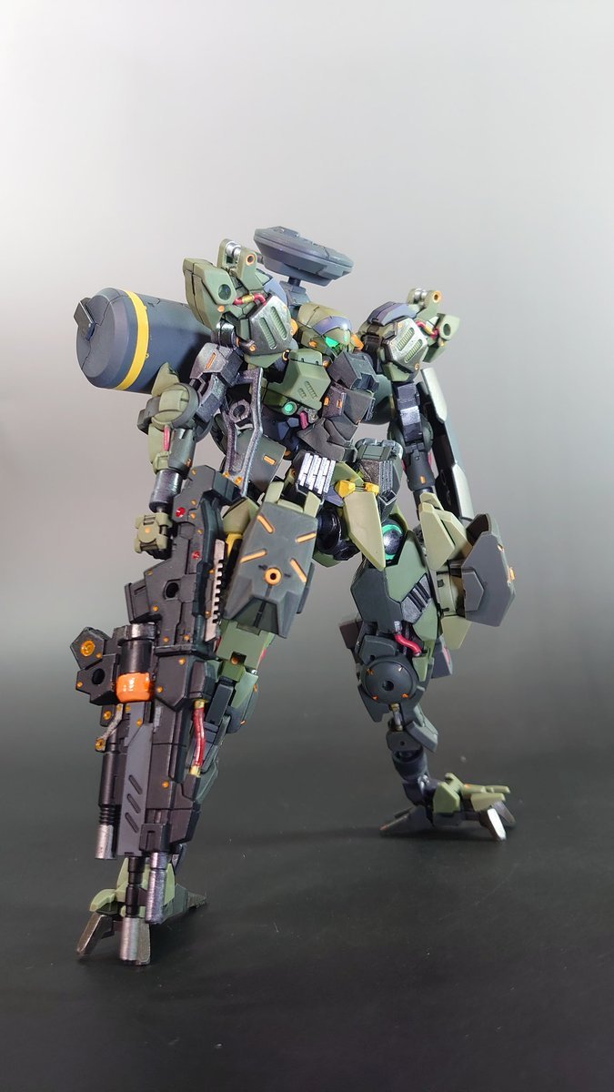 tS2CtwZi2iniBoI's tweet photo. #30MMCM2026  #30MMBF 
《シエルヴ》
ノヴァルヴの強化汎用試作機。エリアAからDに向けての補給部隊の護衛指揮を行っており、その戦闘力で道を切り開く。 
※加工、接着あり。(1/2)
《画像削除の為再投稿です》 https://t.co/C86hwqXQNI
