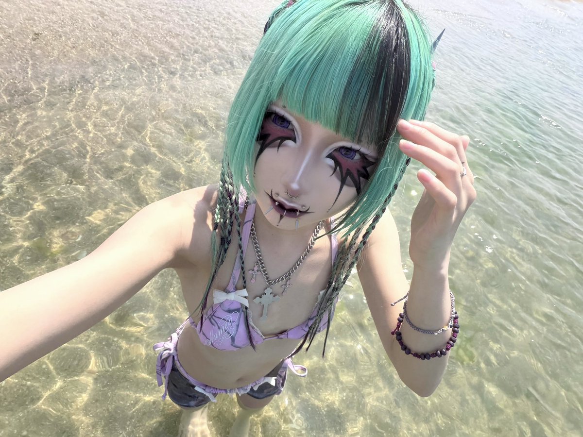 xd_q1i3n's tweet photo. えろがりの夏 https://t.co/vRS3RnYMSl