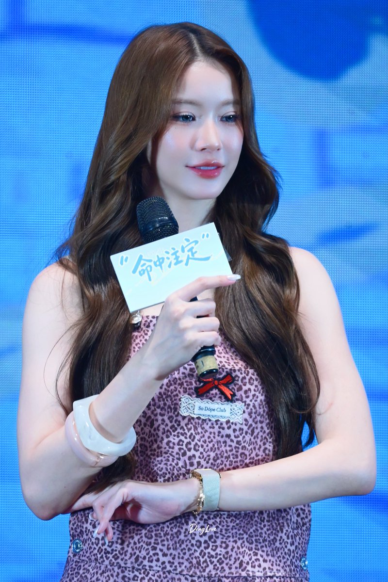 DengAi0528's tweet photo. Pretty.
@NamtanTipnaree 
#namtan 
#namtanfilm https://t.co/I3r2Dn1FtX