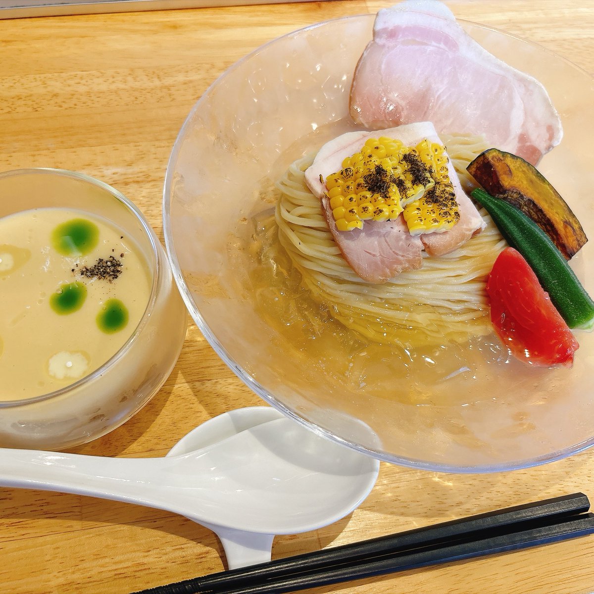 dejishin2's tweet photo. 中華そば ひしお

とうもろこしの冷やしつけそば
チキンカレーごはん

チキンカレーごはん🍛
毎回スパイスを駆使したカレーで
ひしおのカレーは外せない逸品🤤
今回はビターな大人風味😆

このビターなカレーがとうもろこし🌽のつけ汁の甘さを更に際立たせる😋

🍛✖️🌽🟰😋😋😋👍

@hishio_matusiro https://t.co/Br3jDmljzR