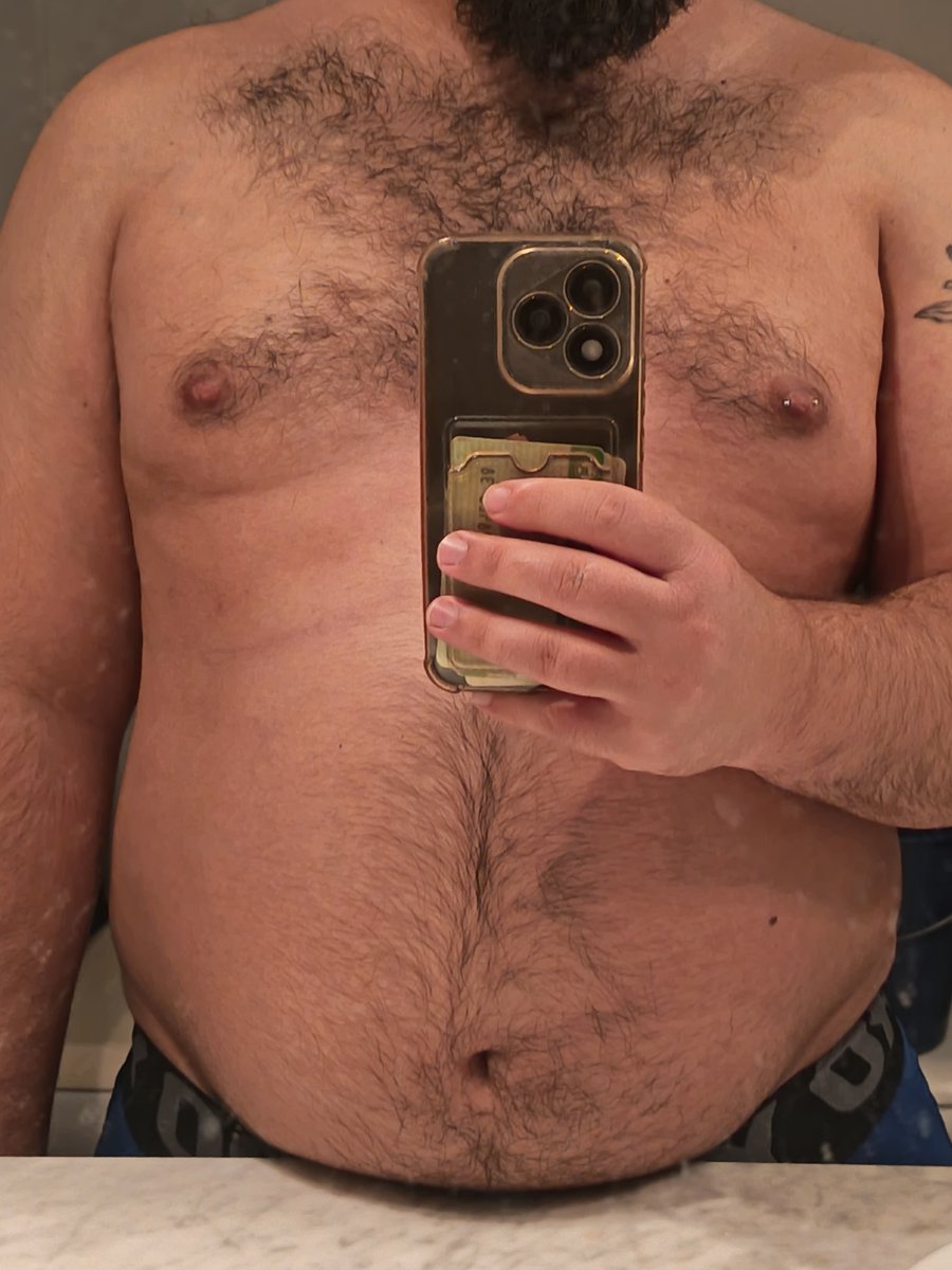 Beefy_Daruma's tweet photo. Fᴀᴛʙᴏɪ. ( i LOVE this trend) 

#musclegainer #fatgainer #gainer #gaining #bigboy #bodypositive #powerbelly #fattwitter #fatboi https://t.co/nsZVwy1039