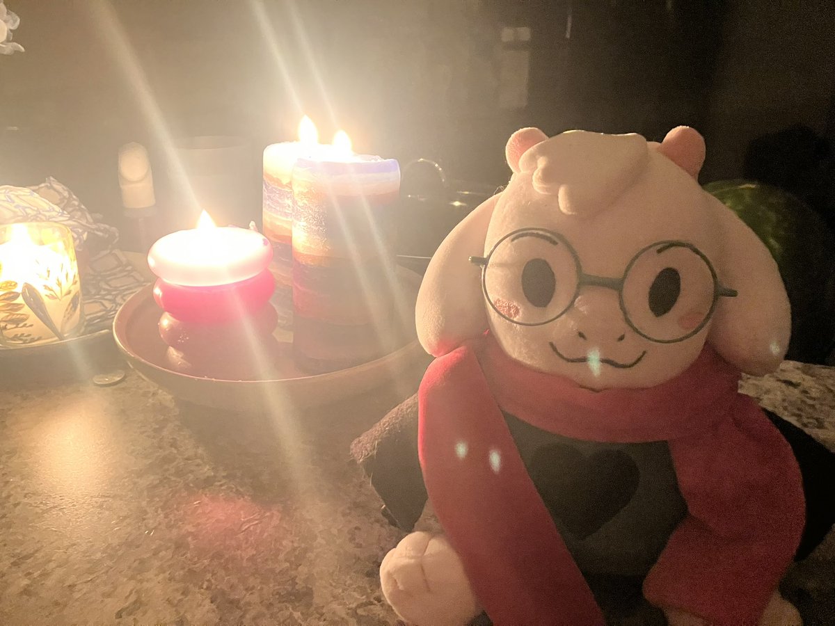 deltraruner's tweet photo. Ralsei you ARE a vibe (my power is out) https://t.co/xlOccozLT8