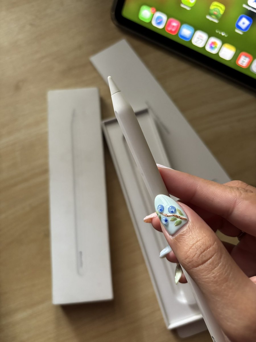 theares_'s tweet photo. WTS Apple Pencil Pro✨

💰 Rp. 2.000.000
- Fullset (box lengkap) - No minus, mulus - Semua fungsi normal - Jarang dipakai

￼📍COD area Kediri/Pare atau dikirim via ekspedisi juga bisa💖

#bealanjaㅤ #zonauang #zonajajan https://t.co/426JEdzbW7