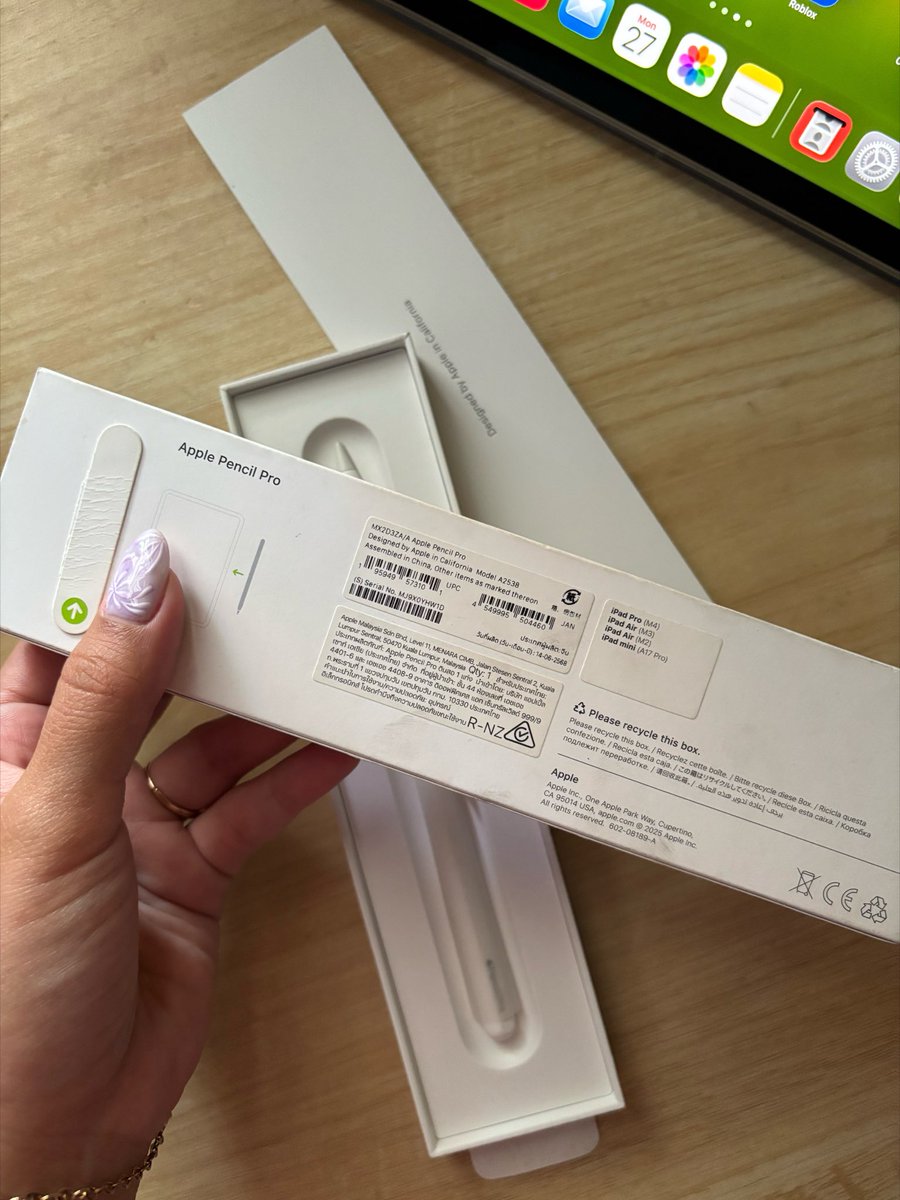 theares_'s tweet photo. WTS Apple Pencil Pro✨

💰 Rp. 2.000.000
- Fullset (box lengkap) - No minus, mulus - Semua fungsi normal - Jarang dipakai

￼📍COD area Kediri/Pare atau dikirim via ekspedisi juga bisa💖

#bealanjaㅤ #zonauang #zonajajan https://t.co/426JEdzbW7