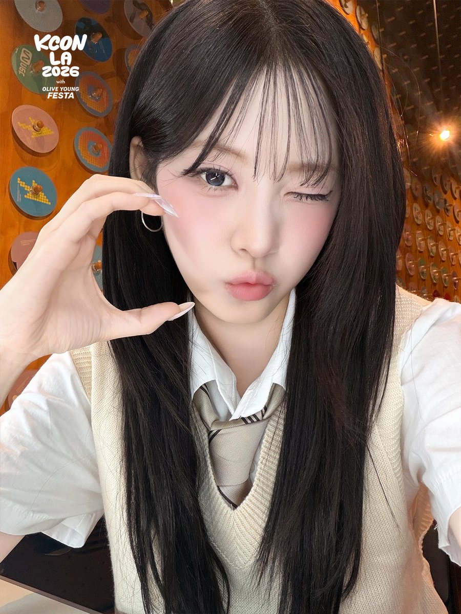vvv8wv's tweet photo. 꺄하하 https://t.co/ZnsgDpq8c5