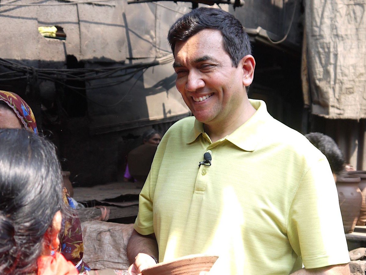 worshipVK's tweet photo. Take a bow sanjeev kapoor 🙌

- Sanjeev Kapoor saw a poor General category boy on the road
- He was studying for his school exams while earning his school fees by weighing other people's weight
- He has no parents, nor does he have any financial support
- He is earning his bread and butter at such young age himself
- He will have to score 650+ marks to get a seat in neet while his other friends will become doctor by scoring even 400

Is this fair? A kid like him deserves to get a medical seat at 400 marks but he has no politician who even thinks about his pain 🥲🙏
