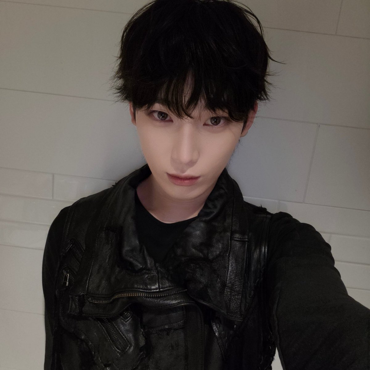 03noonoo2's tweet photo. 오늘 나이 많이 쳐줘도 7살로 보이는데 https://t.co/If2pF3eB5t