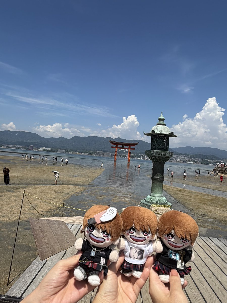 eighter_r1126's tweet photo. みんなで宮島⛩️ https://t.co/gXucTOLdOK