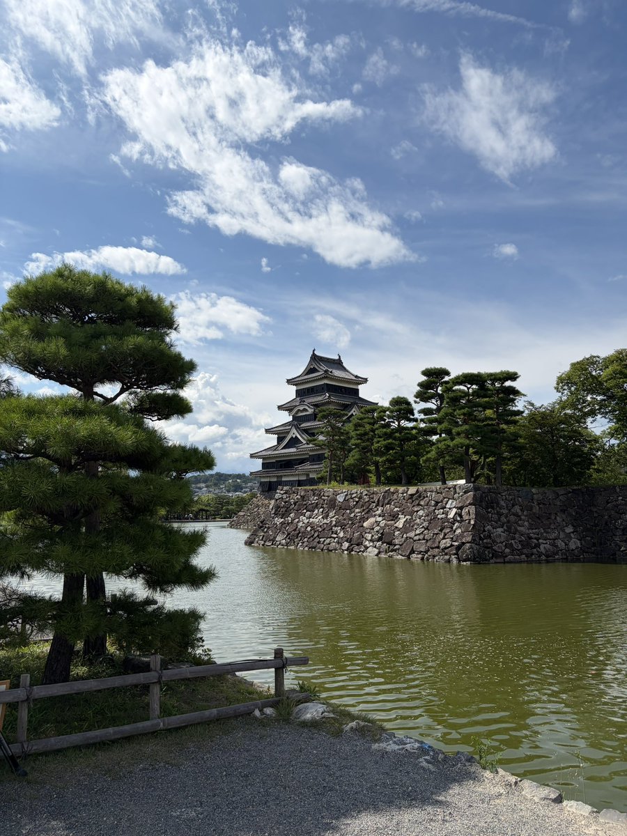 soetezz's tweet photo. 国宝で殿さま気分を堪能。今までに観たお城の中では一番だった。 https://t.co/eX4yYgzo43