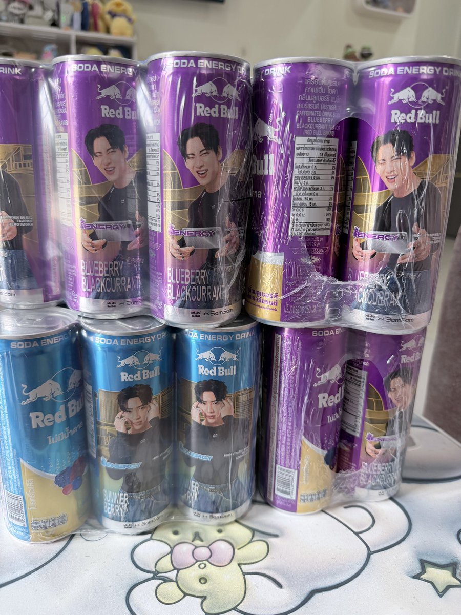 w_sudthientum's tweet photo. วันนี้อยู่กับน้องแบมทั้งวันอะ เช้าน้ำหอม บ่ายเรดบลู เย็นไปไฮเออร์อีกรอบมะ 
#RedBullTHxBamBam 
#BamBam‌ https://t.co/t3JLcl2TP7