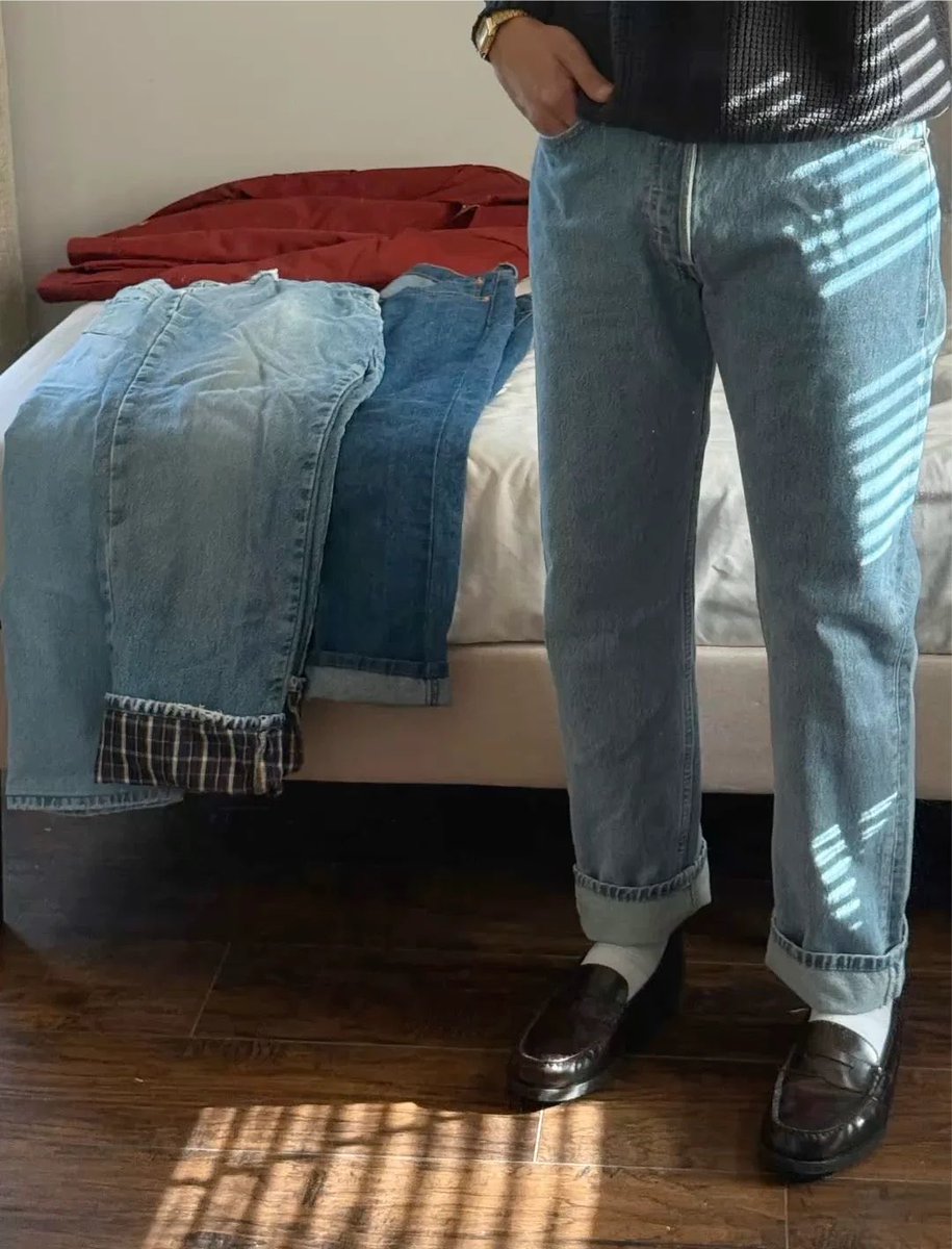 alecttrona's tweet photo. Might be controversial but I’m not a fan of cuffing jeans. Looks like you bought jeans that are too long and couldn’t be bothered to take them to a tailor https://t.co/GSfbxs8Rnx
