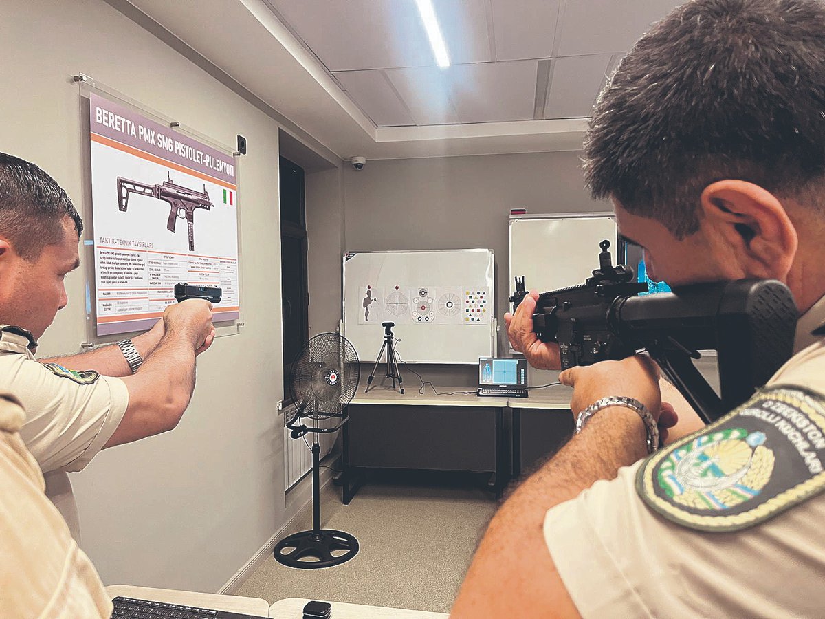 milliyet's tweet photo. 🇹🇷 Jandarma ve Sahil Güvenlik Akademisi kapılarını Milliyet’e açtı!

👉 18 yaş altında işlenen suçlara karşı 'siber mücadele' veriliyor
👉 Yapay zeka destekli kameralarla suçlu anında tespit ediliyor
👉 Yerli yazılımla mermisiz atış eğitimi yapılıyor
👉 Akkuyu’daki nükleer tesisi koruyacak JSGA personeli yetiştiriliyor

Akademiden sorumlu İçişleri Bakan Yardımcısı Vali Kübra Güran Yiğitbaşı (@kubrayigitbasi):

🗣️ "18 yaş altındaki kişiler sanal dünyadan devşiriliyor. Siber dünyaya hâkim personel olması gerekiyor. İşte o personeli burada yetiştiriyoruz."

🗣️ "Güvenlik kameralarımız yapay zekâ destekli. Öncesinde talimatlar girdiğiniz takdirde sistem, şüpheli gördüğü zaman şahsı tanıyor ve otomatik olarak takip etmeye başlıyor. Şahsın analizini yapıyor, beden dilinden sonuç çıkartıyor ve belki kolluğun daha önce manuel olarak yaptığı, çok zaman alan işleri anında kolluğa bildiriyor."

✍️ @didemozeltumer 

https://t.co/ktWZH44FMn