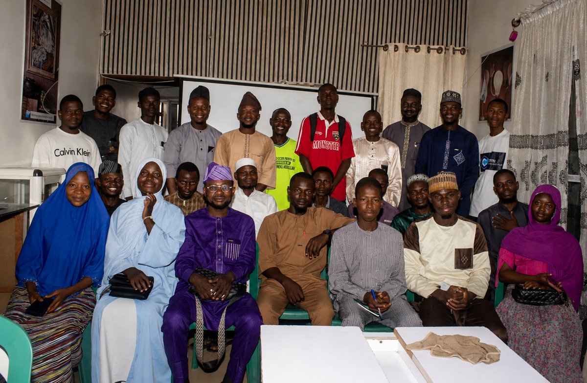 DtitiHub's tweet photo. Yesterday, ADEM and D’Titi Innovation Hub successfully concluded our Youth Capacity Building Programme on Artificial Intelligence.

The programme was highly educative, practical and inspiring. Participants gained valuable knowledge about AI. https://t.co/b8NeNJiK3o
