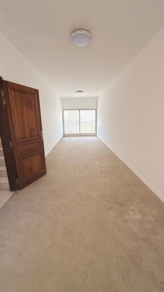 BusinessGalsen's tweet photo. DAKAR MERMOZ 

Villa R+1 de 217m2 à vendre-mermoz. 
type F5+
4 chambres 2 salon 4 salles deau + dépendance domestique + toilette domestique cuisine avec placards de rangement + arriere cour 
la villa dispose de garage privatif supresseur, une bache d’eau,terrasse

Prix : 280 millions francs CFA

CONTACTS :
galsenbusiness@yahoo.com 
galsenbusiness@outlook.com
Téléphone & whatsapp (+221)773052217

Lien whatsapp : https://t.co/2qlWaiDeqY