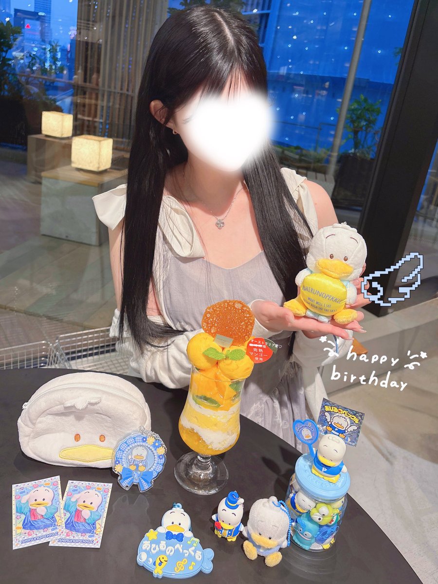 a3n_sx's tweet photo. #あひるのペックル生誕祭
オープン凸してGETしたグッズと
代行お願いしてたピューログッズ🩵🎂
どっちも可愛いすぎる✨
マンゴーパフェとも
写真撮りに行ったよ🥭💛 https://t.co/yqFdIZoWwL