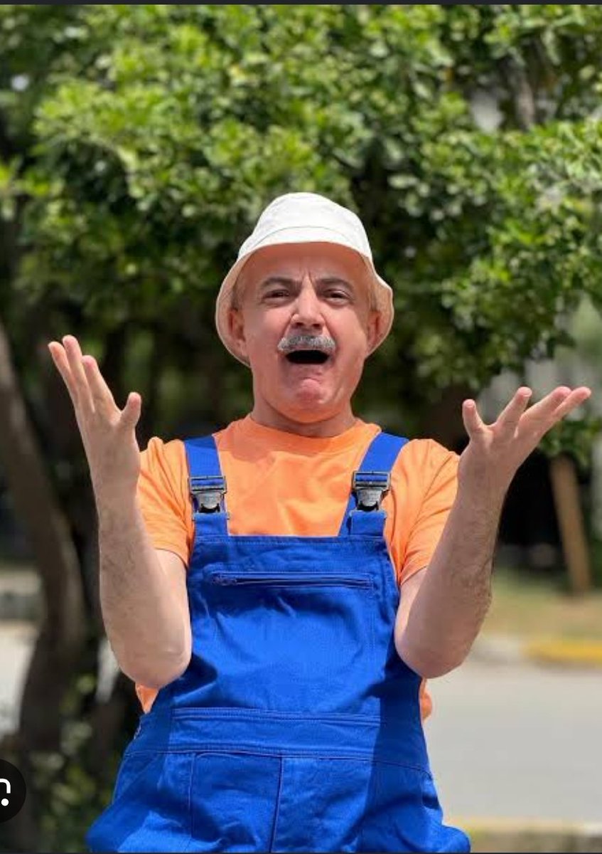 eziodeauditoree's tweet photo. Kız: Trakyalı tek derdi para olmayan insanları dolandırmaya çalışmayan çırağına para veren diksiyonu düzgün tesisatçı bal olsaymış ya 
Biz https://t.co/ISjSmZMlAi