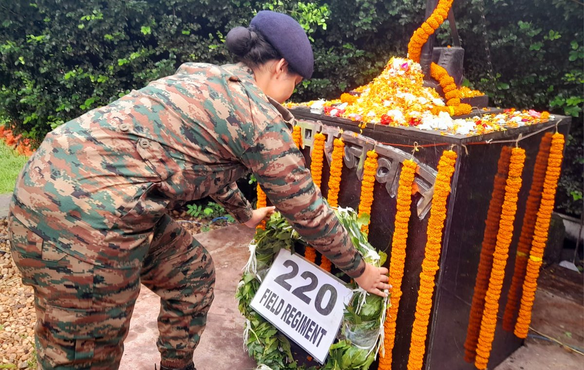 BharatRP26's tweet photo. Honouring the Tricolour. Saluting Our Heroes. 🇮🇳

Dainik Jagran  proudly commemorated #KargilVijayDiwas with a Flag Hoisting Ceremony, paying tribute to the courage, sacrifice, and unwavering spirit of our brave soldiers
Jai Hind! 🇮🇳
#DainikJagran #brp #IndianArmy #FlagHoisting https://t.co/oYW6cmbgER