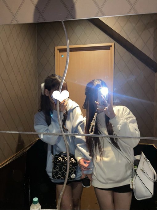 あんな tweet media
