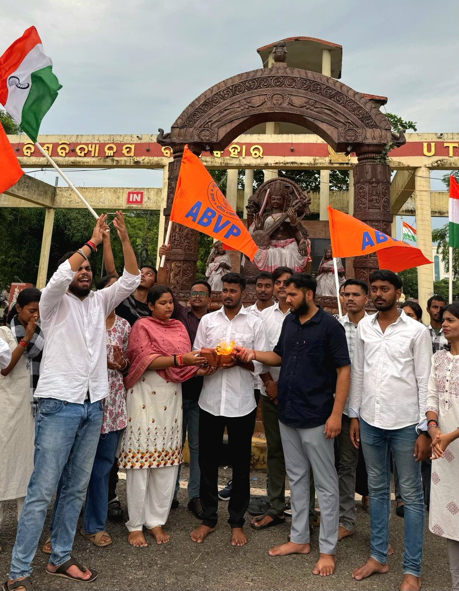 ABVPVoice's tweet photo. Everything else is temporary, but keeping their legacy alive? That's always the assignment.

ABVP Bhubaneswar organized a Tiranga Yatra on Kargil Vijay Diwas, paying tribute to the brave martyrs.
We salute their indomitable courage, unmatched valor, and supreme sacrifice in safeguarding the nation.

#KargilVijayDiwas #ABVPOdisha #ABVPTirangaYatra