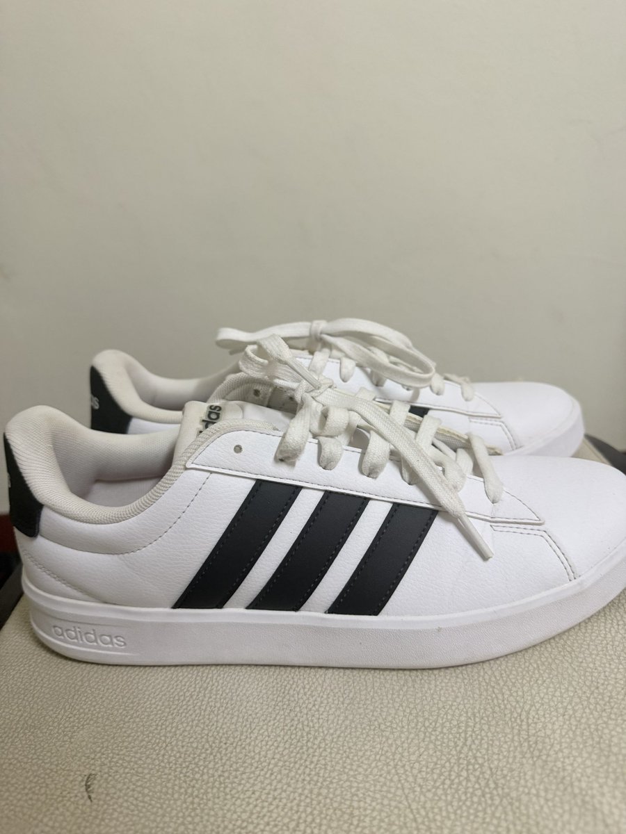 Pubpee24's tweet photo. ส่งต่อ Grant court 3.0 Adidas (สีขาว) ไซต์ 10  UK (44) 
- สภาพดี ไม่มีกล่อง ใส่เพียง 2 ครั้งเท่านั้น
- 1,600 บาท (ต่อรองได้)
#adidas #adidasมือสอง #grantcourt #รองเท้ามือสองของแท้ #รองเท้ามือสอง #รองเท้าของแท้ #รองเท้าผ้าใบ #ส่งต่อรองเท้า #ส่งต่อ https://t.co/YqxkwAjatb