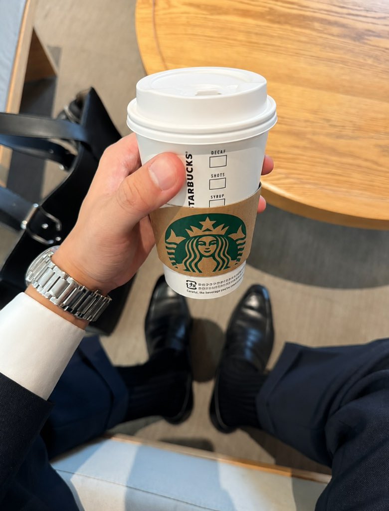RyanQuinta63090's tweet photo. 生活を急ぎすぎず、コーヒーを一杯飲みながら、少しだけ立ち止まる時間も大切。 https://t.co/7q1LqZNBpq