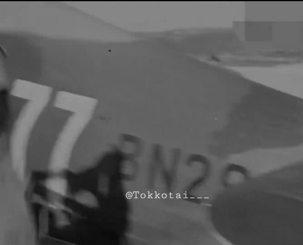 Tokkotai___'s tweet photo. 1ª) En el 📽 se ve un #Hurricane "77 Blanco" con código BN2xx que bien podría ser el avión personal del As con 18 victorias Boris Safonov

2ª) Perfil del Hurricane Mk.IIB de #Safonov "77 Blanco" y con codigo BN233

3ª) Boris Safonov ¿?
4ª) Boris Safonov

#Ostfront #WW2 #SGM https://t.co/EBqYHzhENU