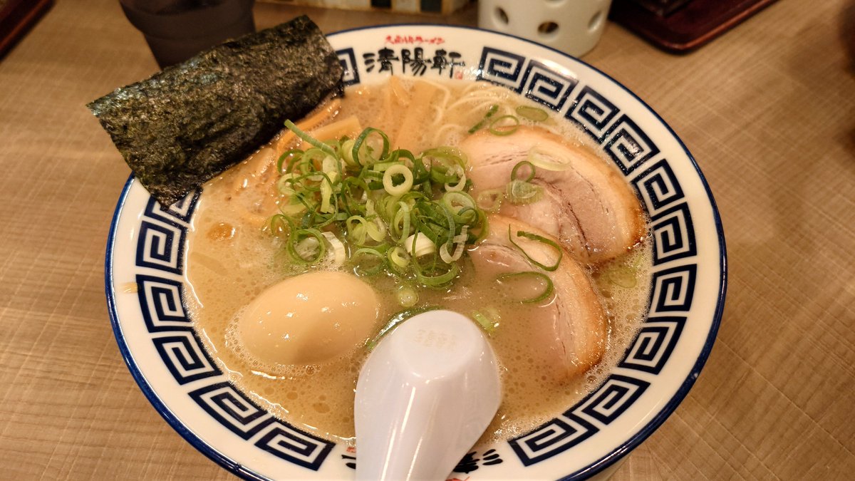 t3_rukora's tweet photo. エアコンで喉やられたから栄養補給🍜 https://t.co/rLlL9LuRQB