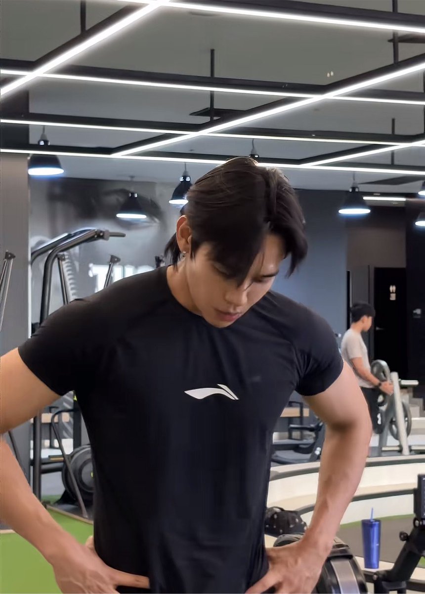 luvbierd's tweet photo. พี่เงินกับลุคออกกำลังกายคือสุดๆอะ🥹  พี่เงินสนใจทำ vlog ออกกำลังกาย 24 ชั่วโมงมั้ยคะ (อยากเปิดไว้ดูตอนกินข้าว) https://t.co/0FM6GdbqTC