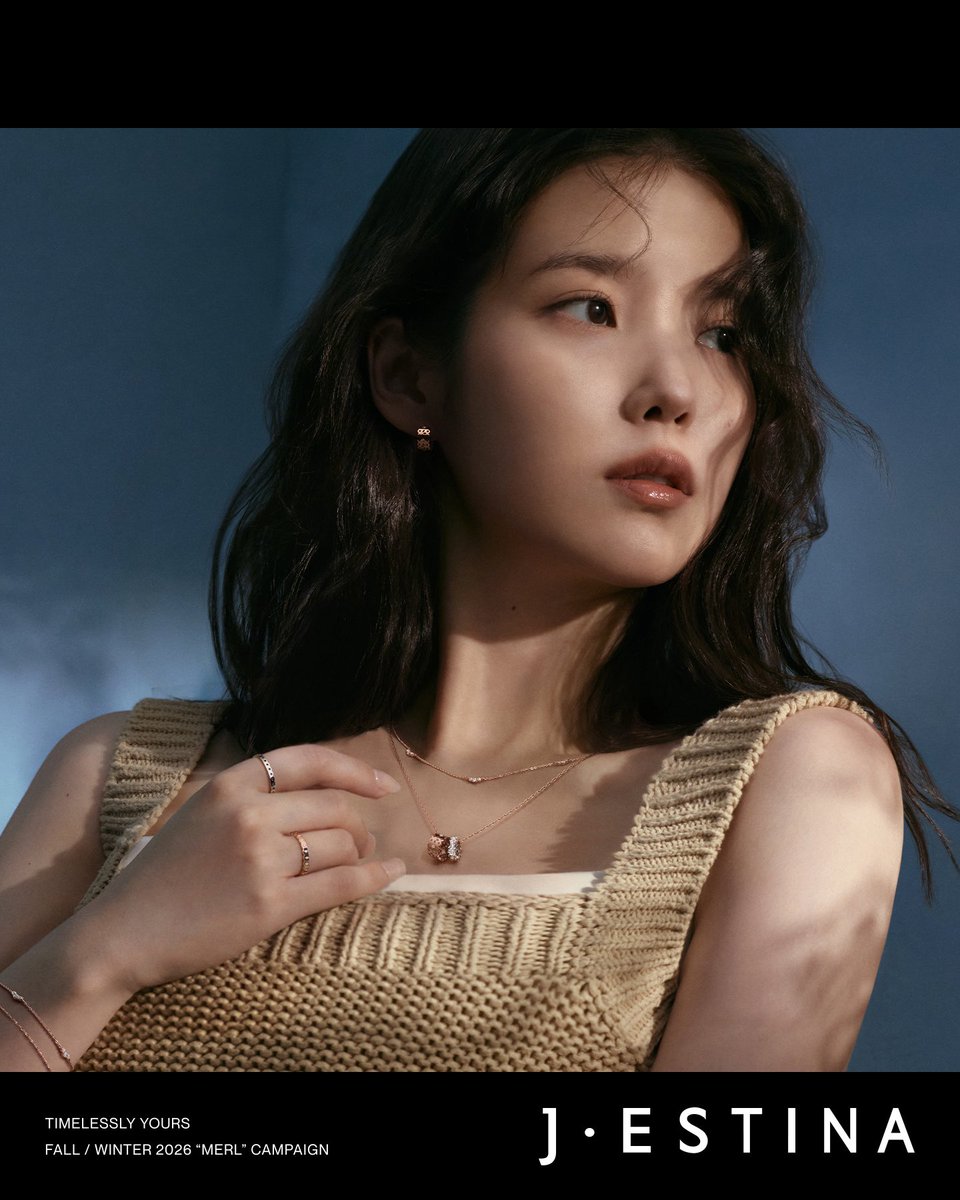 gaayuhq's tweet photo. 아이유 메를 화보 아직도 안 본 사람...?
설마 없겠지만 아직 안 봤으면 꼭 봐야 됨
이번 화보 진짜 레전드인 것 같음...
메를 주얼리도 아이유랑 너무 잘 어울리고
특히 요번 목걸이 펜던트랑 체인 조합이 
심플한데 존재감 있어서 더 예쁜 듯

#아이유 #아이유화보 #이지은 #주얼리 #주얼리화보 https://t.co/8vE0hSaxkD