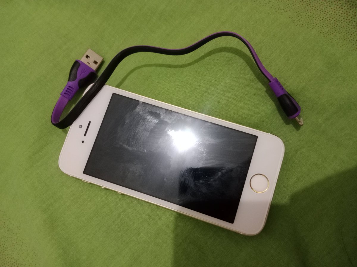 kyzize's tweet photo. #WTS #zonauang
Iphone 5s GOLD 16GB
price: 370k
Include kabel data dan tempered glass on
ICloud kosong, bebas isi
udah ada App Dazzcam
kamera Depan/Belakang aman
Flash on
Hasil foto aku sertakan dibawah
Minus=touch Id nya off, sama ada beberapa goresan di belakang, lainnya aman https://t.co/pMb4pM2Rz7