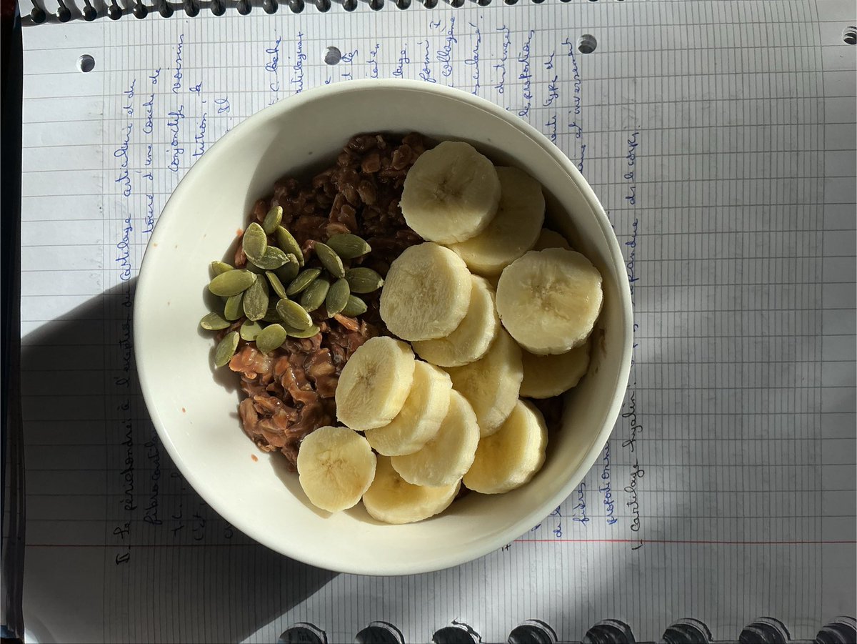 shitthappens8's tweet photo. طبخته مع حليب وكاكاو وعسل وقرفة
And it tasted like….. oats..
I think I’ll never be an oats girlie 😭 https://t.co/G3lP4R05sK