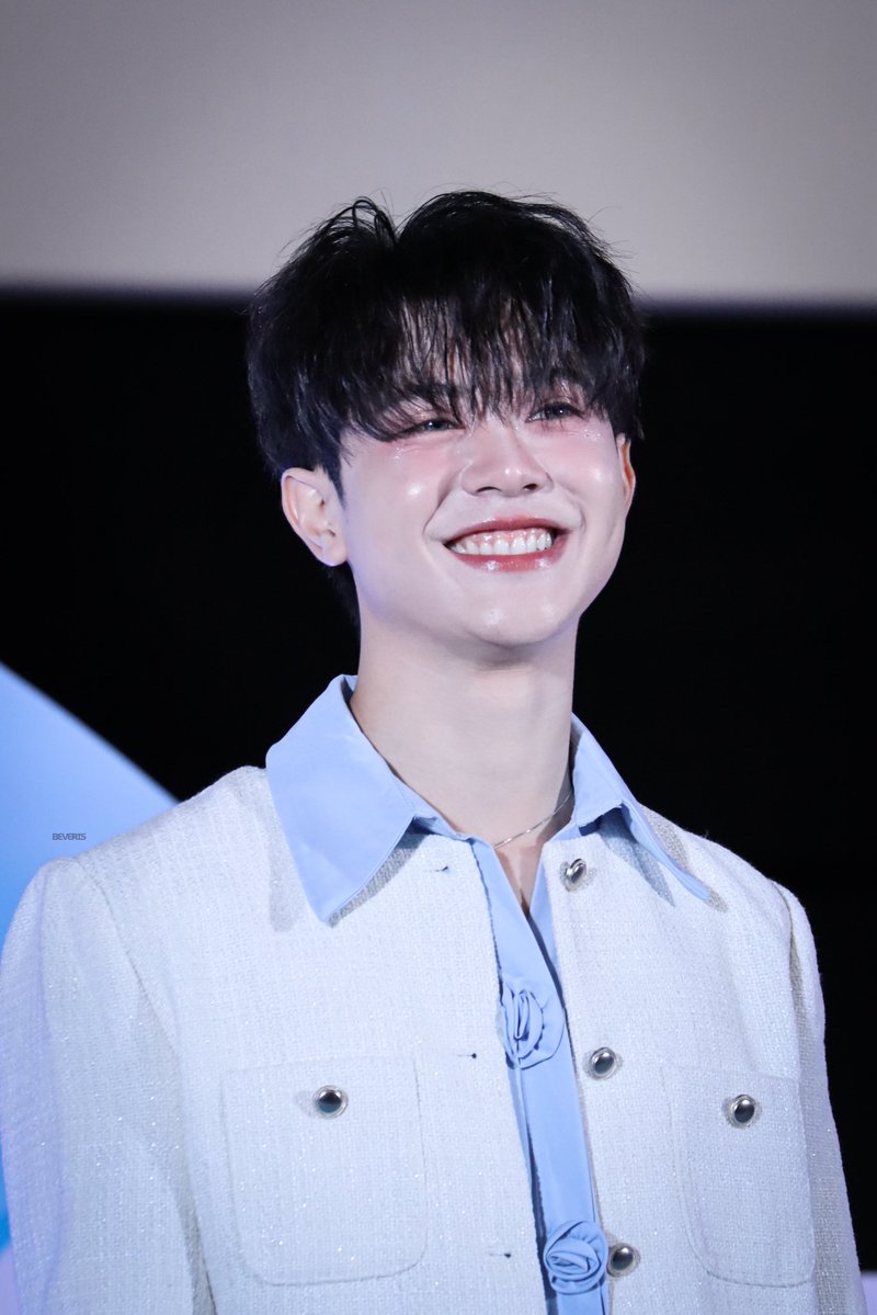 beveris_79's tweet photo. ดีใจที่ได้เจอกันอีกครั้งนะ " ต้นฟ้า ไต้ฝุ่น " :)
🌳☁️🌪️🩵

ALWAYS BESIDE TONFAHTYPHOON
#BesideTheSkySpecialEpisode
🦫🌱– #bbverpj #tonliewmtp ꕤ
#บีเวอร์ต้นหลิว #BeverTonliew https://t.co/T08xYtBjUu