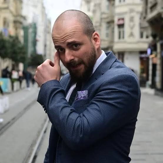 HABER_GAL's tweet photo. Habercilik tarihinin en büyük riskini aldı Musiala işi olmazsa adamı ülkeden silerler eğer olursa ki Musiala geldi adamı hem şahlandirirlar hemde @burhancanterzii yi kötüleyenler piyasadan çekilir https://t.co/qpWBZAUkdL