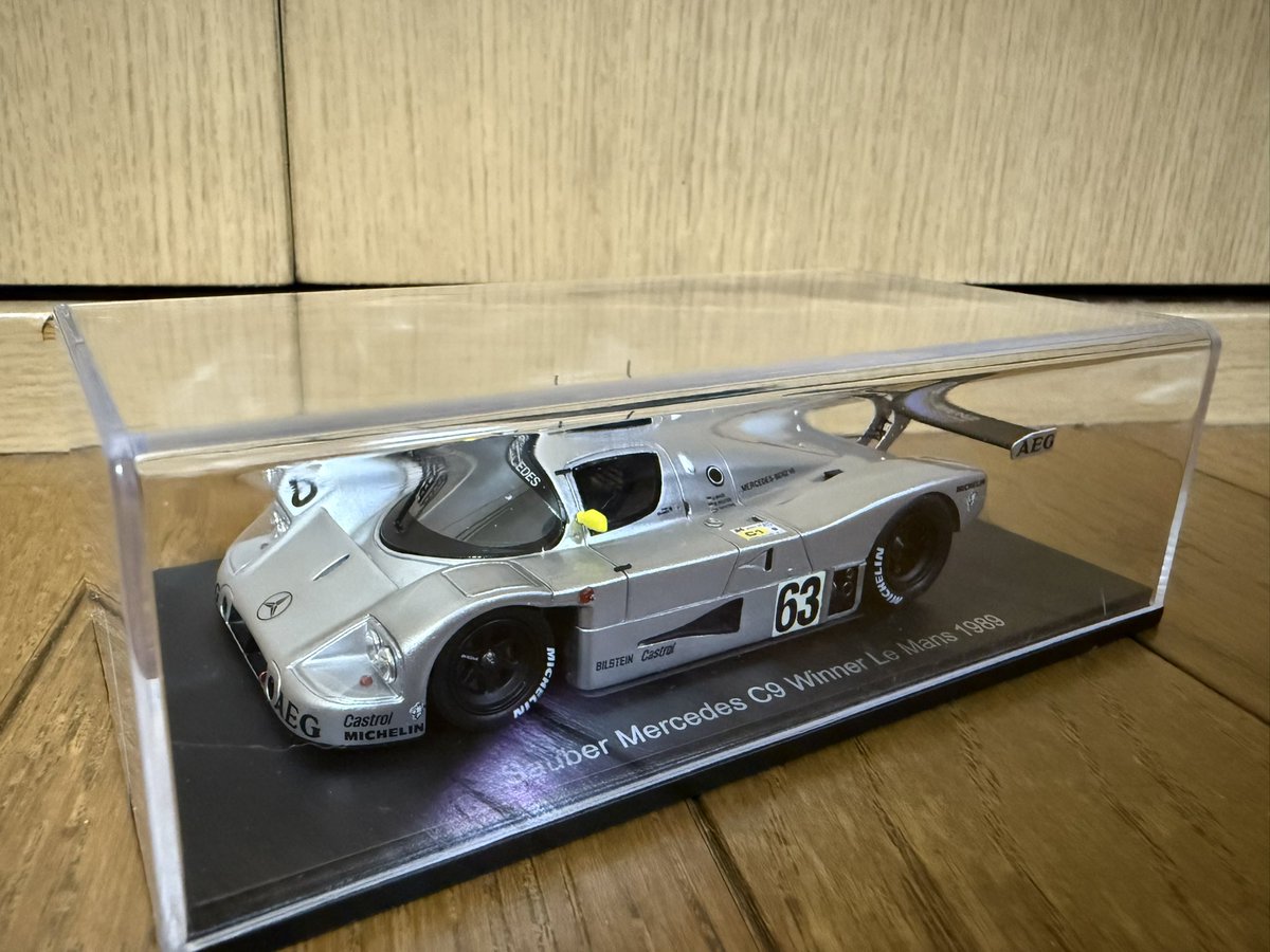 poarch_raiwer's tweet photo. Spark 1/43
Sauber Mercedes C9
Winner Le Mans 24h 1989
J.Mass - S.Dickens - M.Rueter

元々購入予定に無かったがマシンの美しさから一目惚れして購入したモデルカー
メルセデスのル・マン優勝2回のうちの2回目のマシンである
シルバーのみに彩られたマシンはシンプルイズベストと言える https://t.co/JNgdV4xrRJ