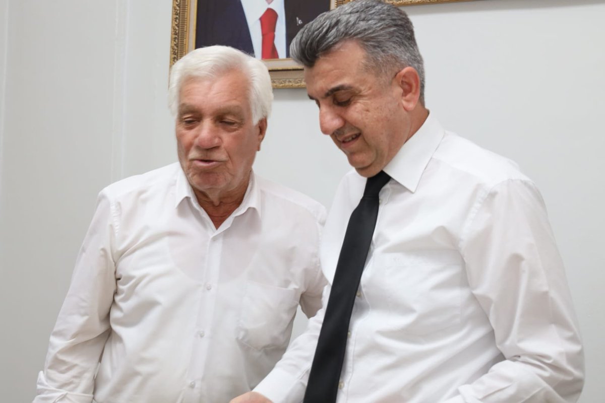 akpartiurfa's tweet photo. Gönül Dilimiz Şanlıurfa

İl Başkanımız @milhamigunbegi, kıymetli hemşehrilerimizle bir araya geldi, sorun ve taleplerini dinledi, çözüm noktasında istişarelerde bulundu, gönül sohbetlerine ortak oldu.

Nazik ziyaretlerinden dolayı kıymetli hemşehrilerimize teşekkür ederiz. 
#SevdamızŞanlıurfa 
@RTErdogan @Akparti @abuyukgumus @hakanaksu058 @farukaytek