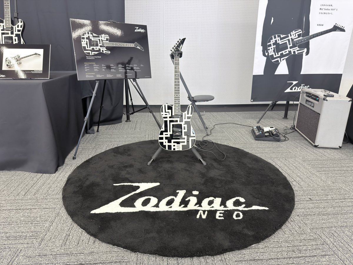 haribowy's tweet photo. HOTEI FESにてZodiac NEO出展デビュー
大盛況ご来場ありがとうございました
HOTEIモデル/MATCHLESS/G-STAGEという最高の組み合わせ
セッティングの写真を撮る方も多かったのですが試奏後に靴がツマミに触れて動いていることもあってそのつど直してましたが来場前の写真をのせるので参考までにどーぞ https://t.co/iXwqlTtMye