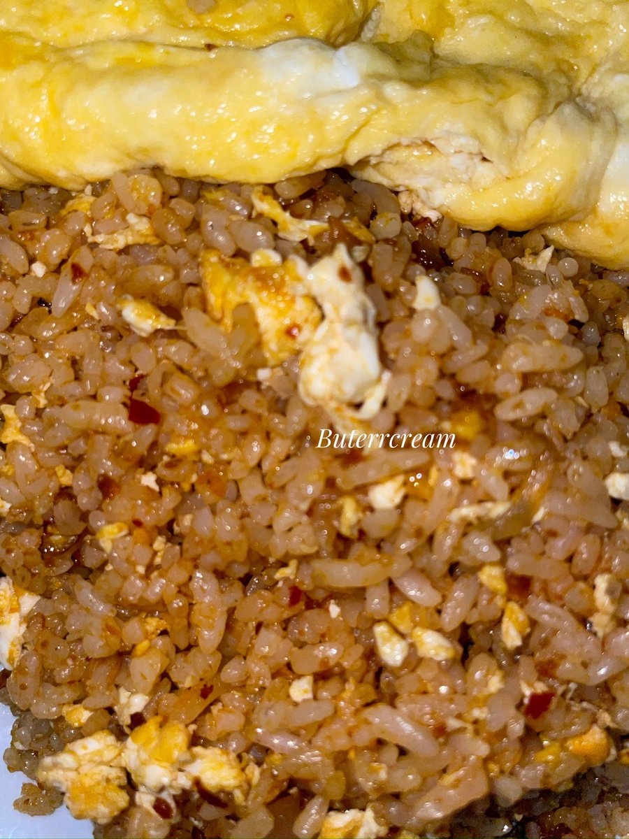 Buterrcream's tweet photo. BIG THANKS TO BAMBOO NASGOR 😭🙏 
Sekarang aku bisa bikin nasi goreng ala abang-abang gerobakan yang enak di rumah. Murah, cepet, dan ENAKK POLLLL! 💯 https://t.co/WRqGAwzIFQ
