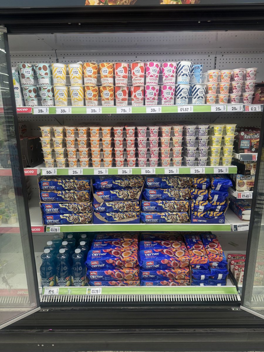 dylanjustokay's tweet photo. can anyone appreciate my sick promo fridge in work thanks 😁😁😁 https://t.co/rzI9wpW6zc