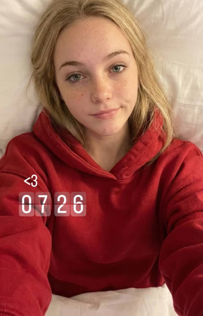 Zooexmoores's tweet photo. Can I get a good morning 🌞☀️ message https://t.co/TCQEbaXfeM