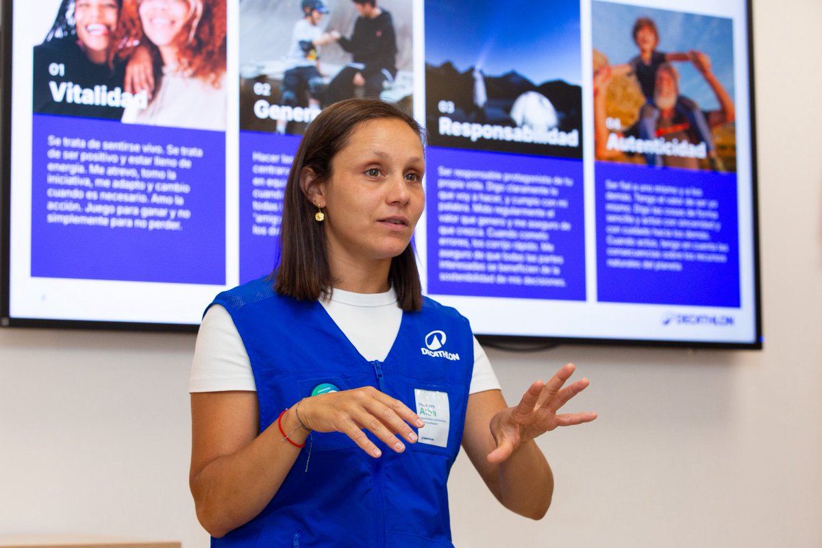 EU_group's tweet photo. 🇪🇸 Our Career Connect Days brought Decathlon experts to our Barcelona campus for an inspiring session on company culture, innovation, and global success. Our students gained industry insights, connected with professionals, and explored future career opportunities. https://t.co/AjV2lBwNK4